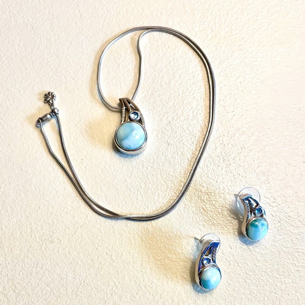 MARAHLAGO LARIMAR GEMSTONE NECKLACE & EARRING SET